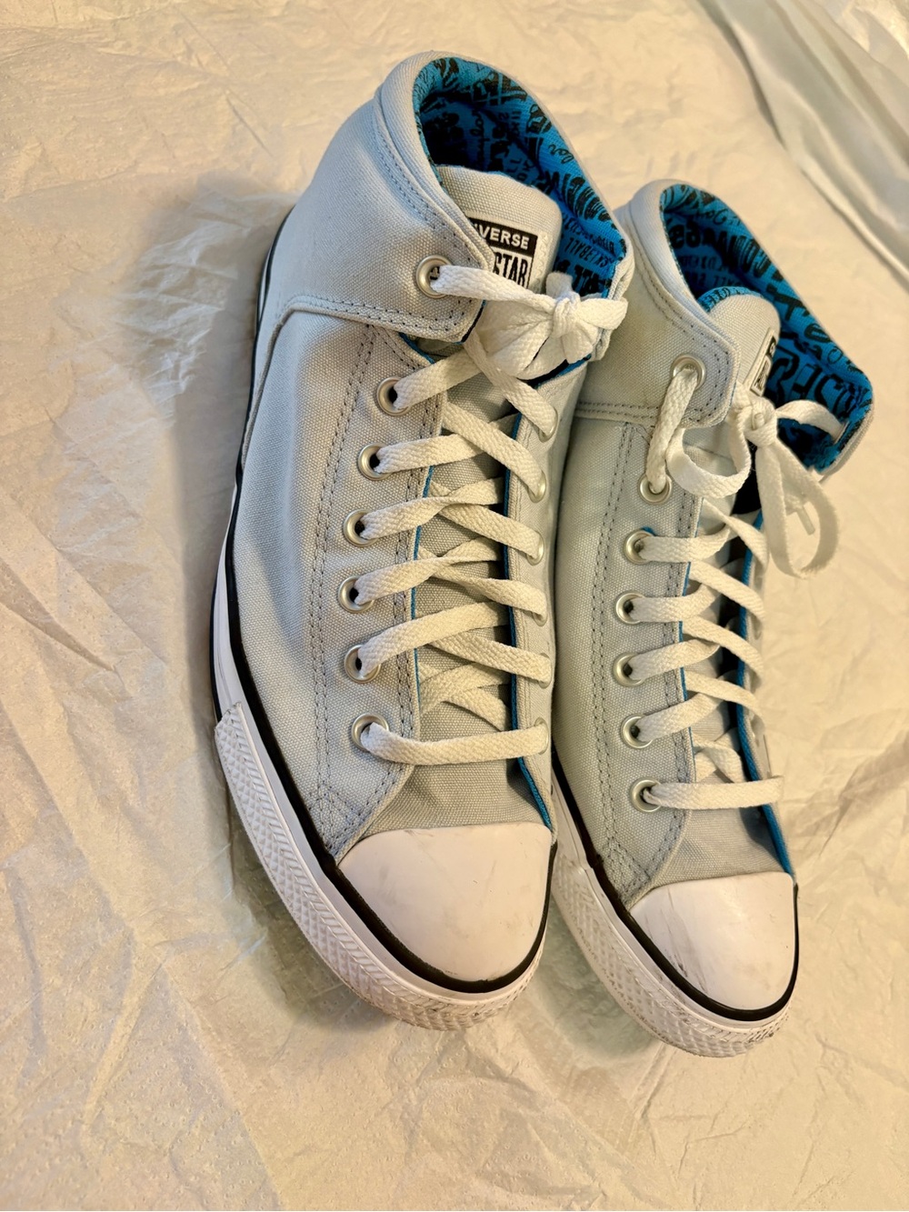 Converse Low Top Sneakers in Light Gray with Blue Inner Lining